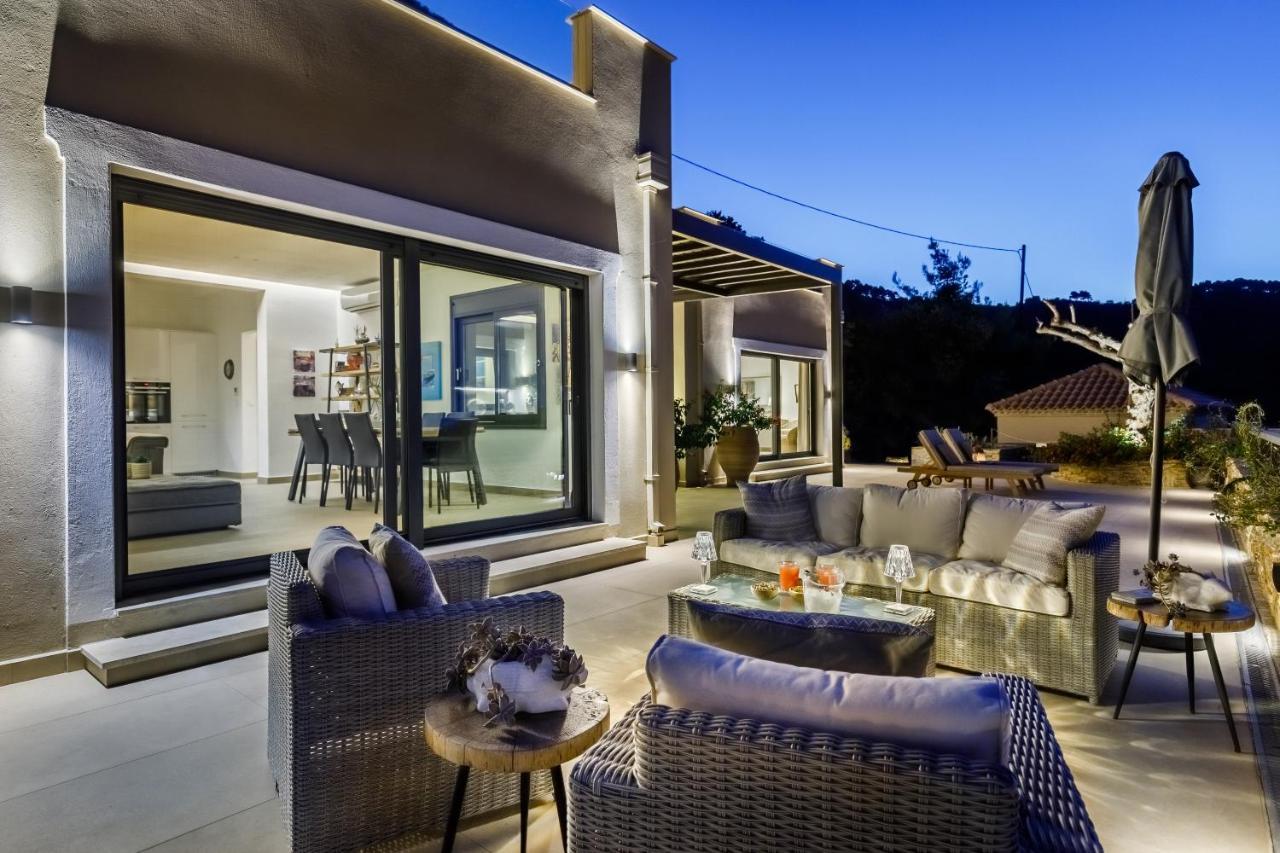 Villa Antigone Luxury Retreat Skopelos Town Exterior photo